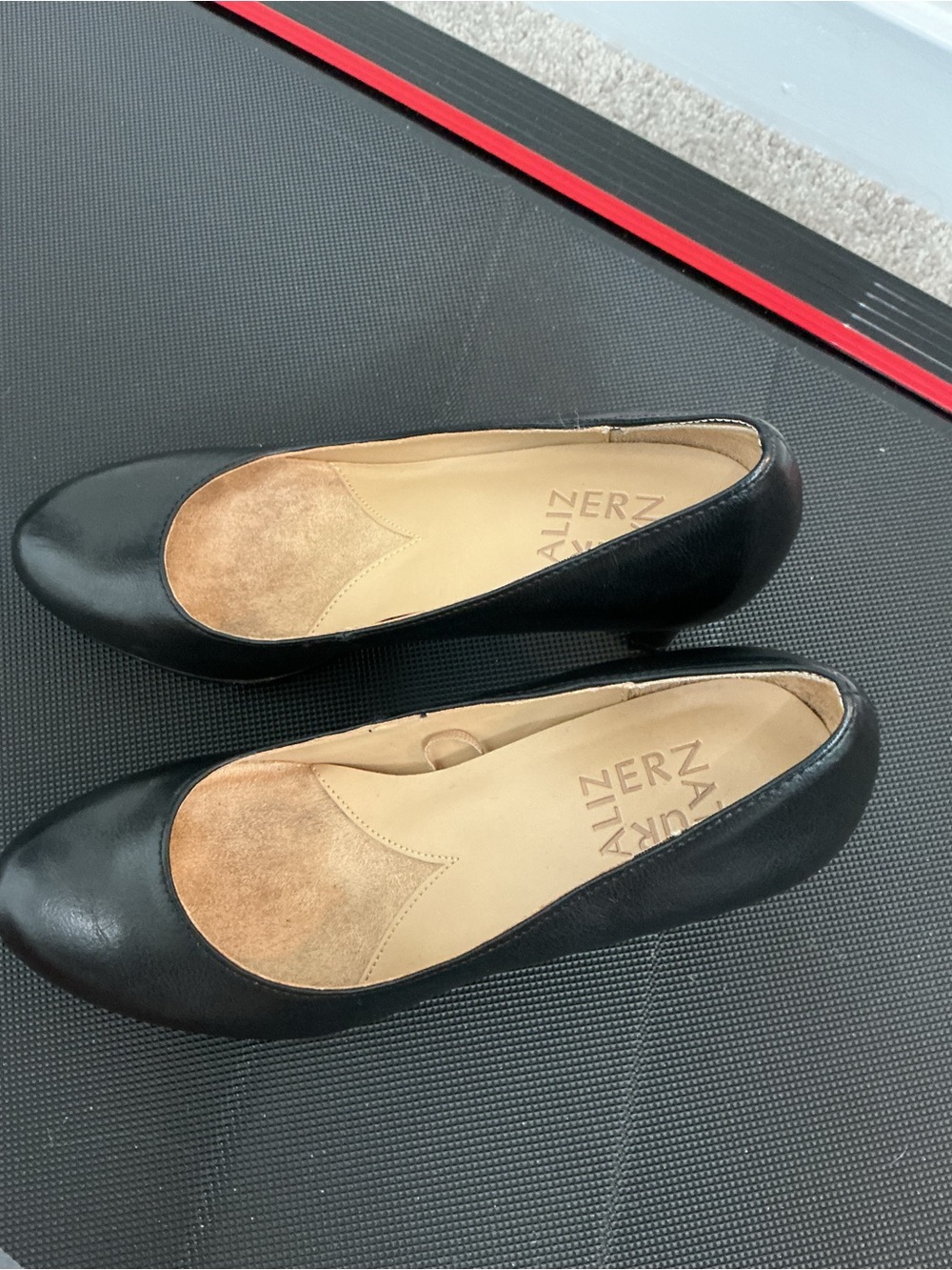 Zara Black Round-Toe Leather Heels